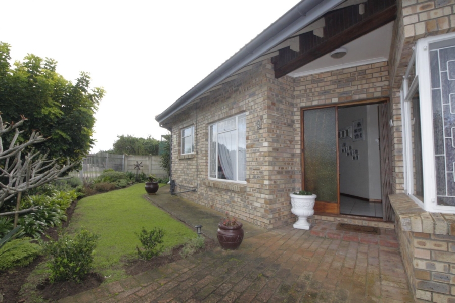 4 Bedroom Property for Sale in Aston Bay Eastern Cape